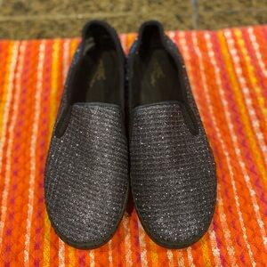 Women’s Flats slip on